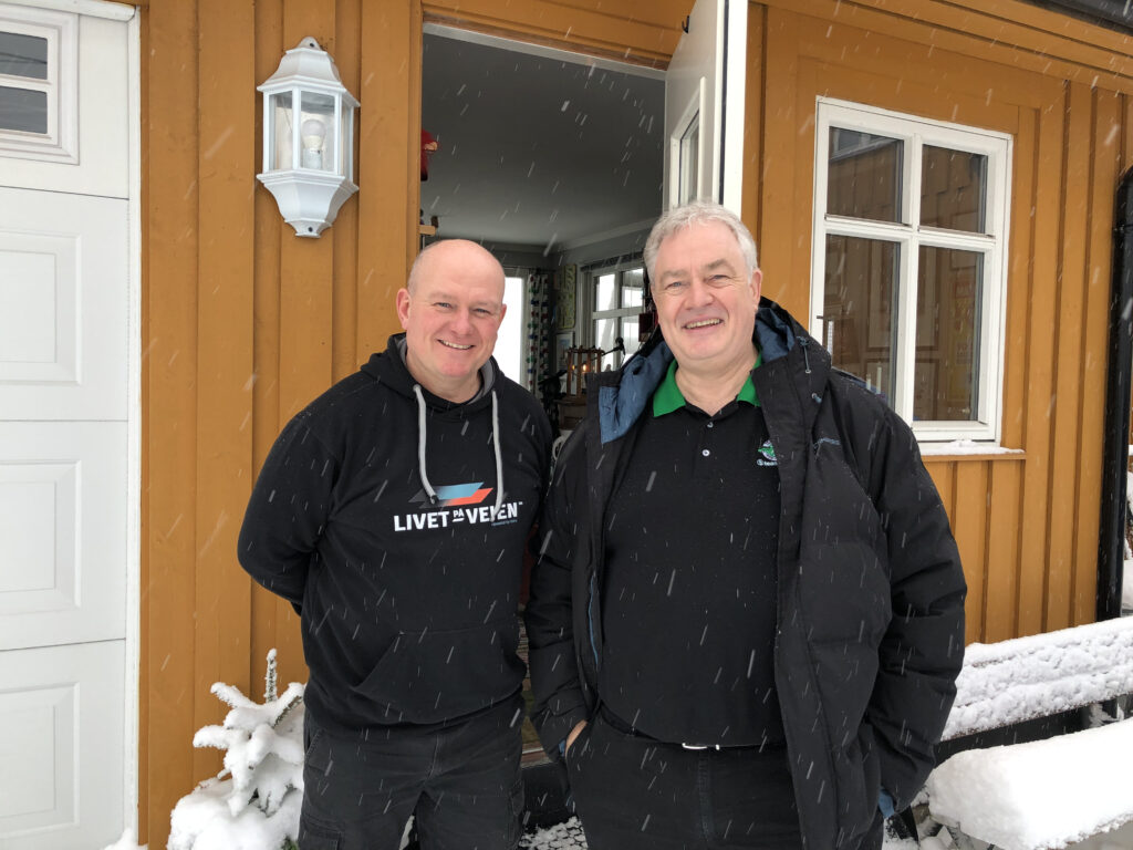 Jan Erik Larssen og Jan Såtvedt tar en prat om livet som busseier og sjåfør i koronatider.